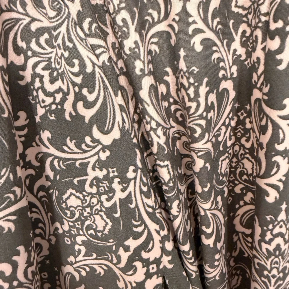Rene Rofe Gray and Pink Patterned Women's Robe - Picture 2 of 7